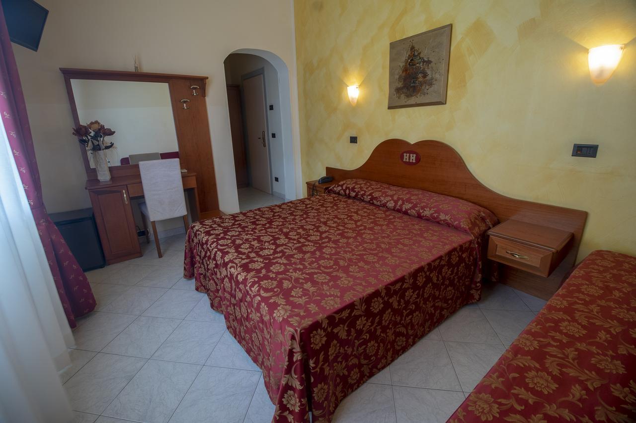 מרינה די מסה Hotel Herve מראה חיצוני תמונה