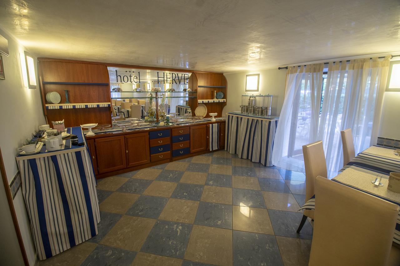 מרינה די מסה Hotel Herve מראה חיצוני תמונה