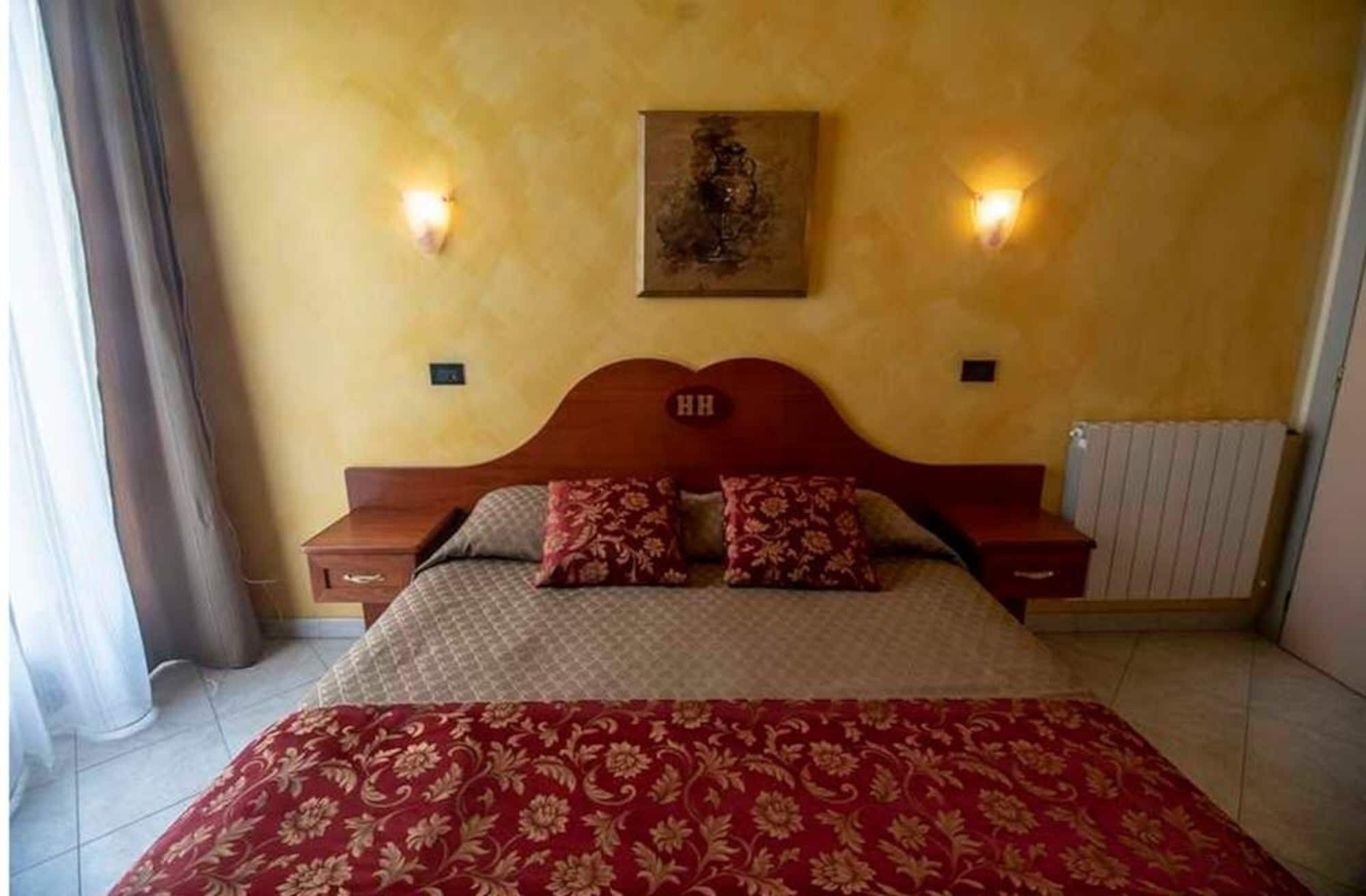 מרינה די מסה Hotel Herve מראה חיצוני תמונה