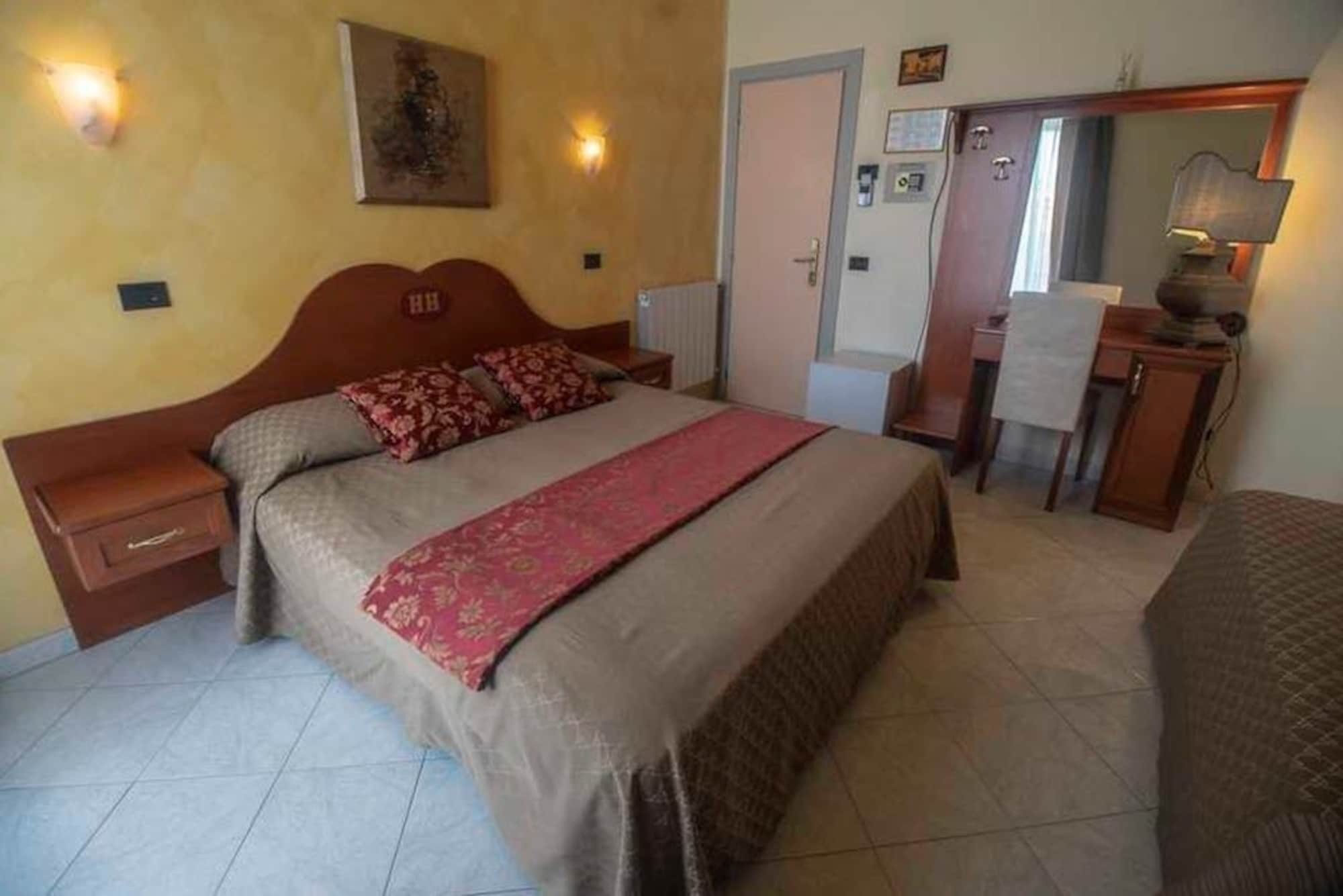 מרינה די מסה Hotel Herve מראה חיצוני תמונה